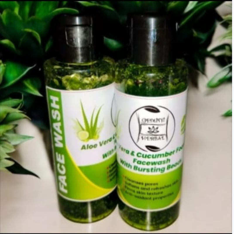 Aloe Vera/Cucumber Foaming Facewash with Bursting Beads - Image 3